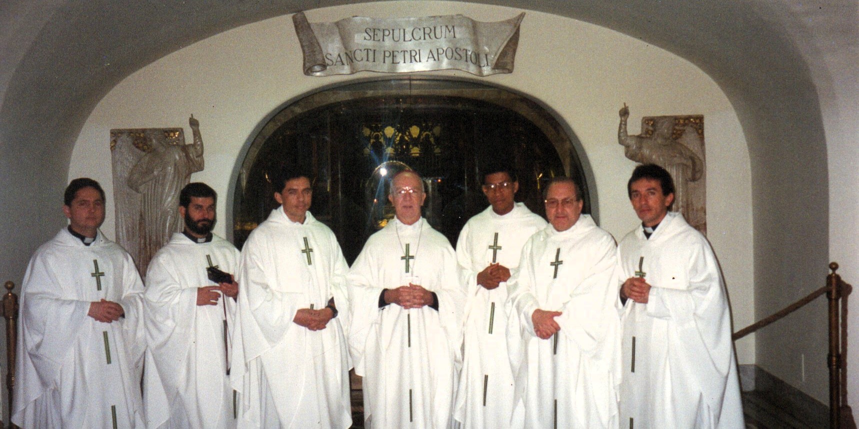 Despedida del Seminario, ¿Cali?, 1990–1999. Colección Pedro Rubiano Sáenz, Archivo Histórico Arquidiocesano. AFH PRS 02 018