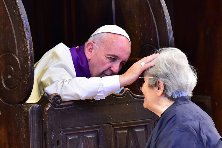 https://arquimedia.s3.amazonaws.com/375/confirmaciones/que-es-un-buen-confesor-para-el-papajpg.jpg