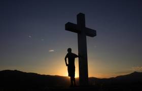 cruz atardecer
