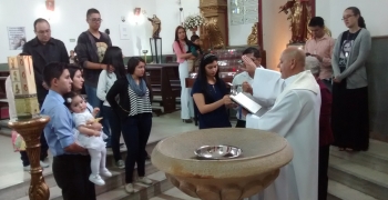 https://arquimedia.s3.amazonaws.com/263/sacramentos/bendicion-aaguajpg.jpg
